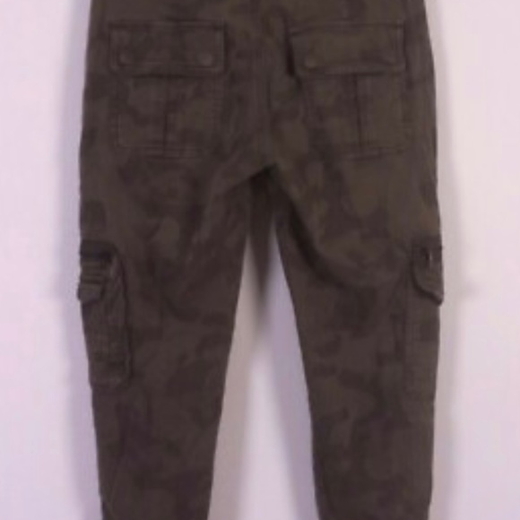 7 For All Mankind women’s Military Style Army Camo Cargo Pants Ankle Zip - Picture 1 of 1